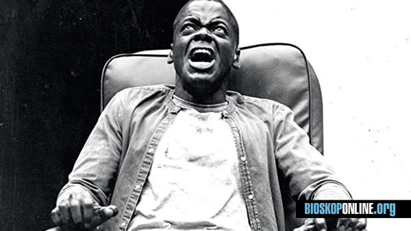 nonton film Get Out 2017