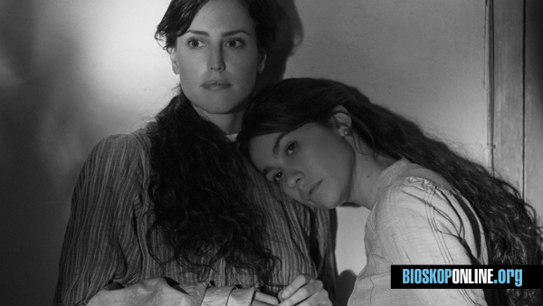 Nonton film Elisa & Marcela subtitle Indonesia